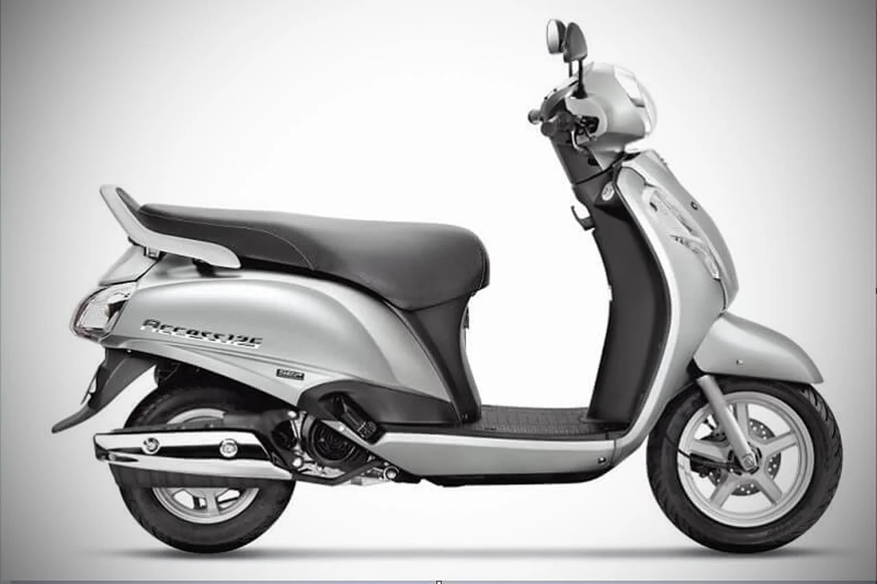 2017 Suzuki Access 125 Pearl Suzuki Deep Blue front left