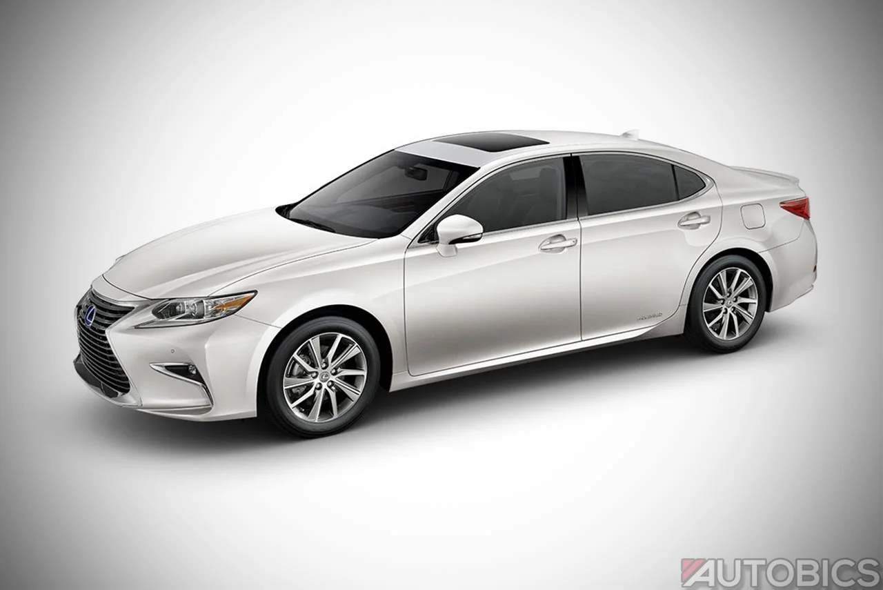2017 Lexus ES300h front left quarter
