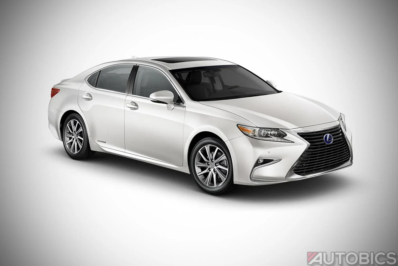 2017 Lexus ES300h front right quarter