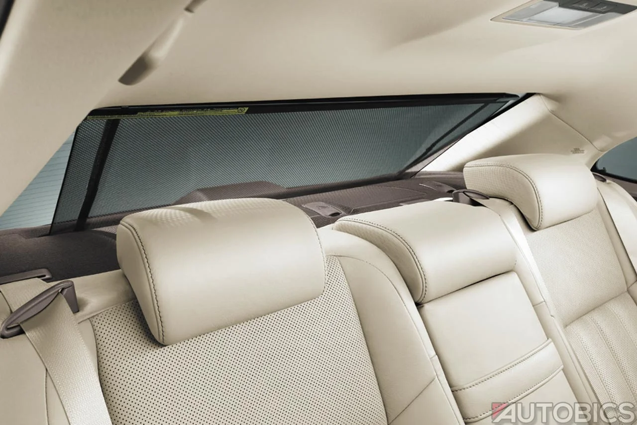 2017 Lexus ES300h rear sunblinds