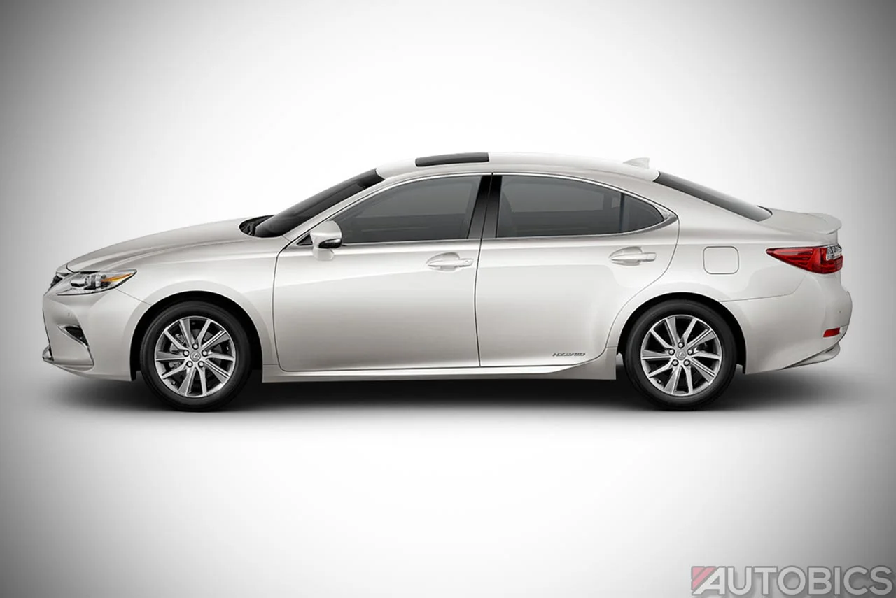 2017 Lexus ES300h side