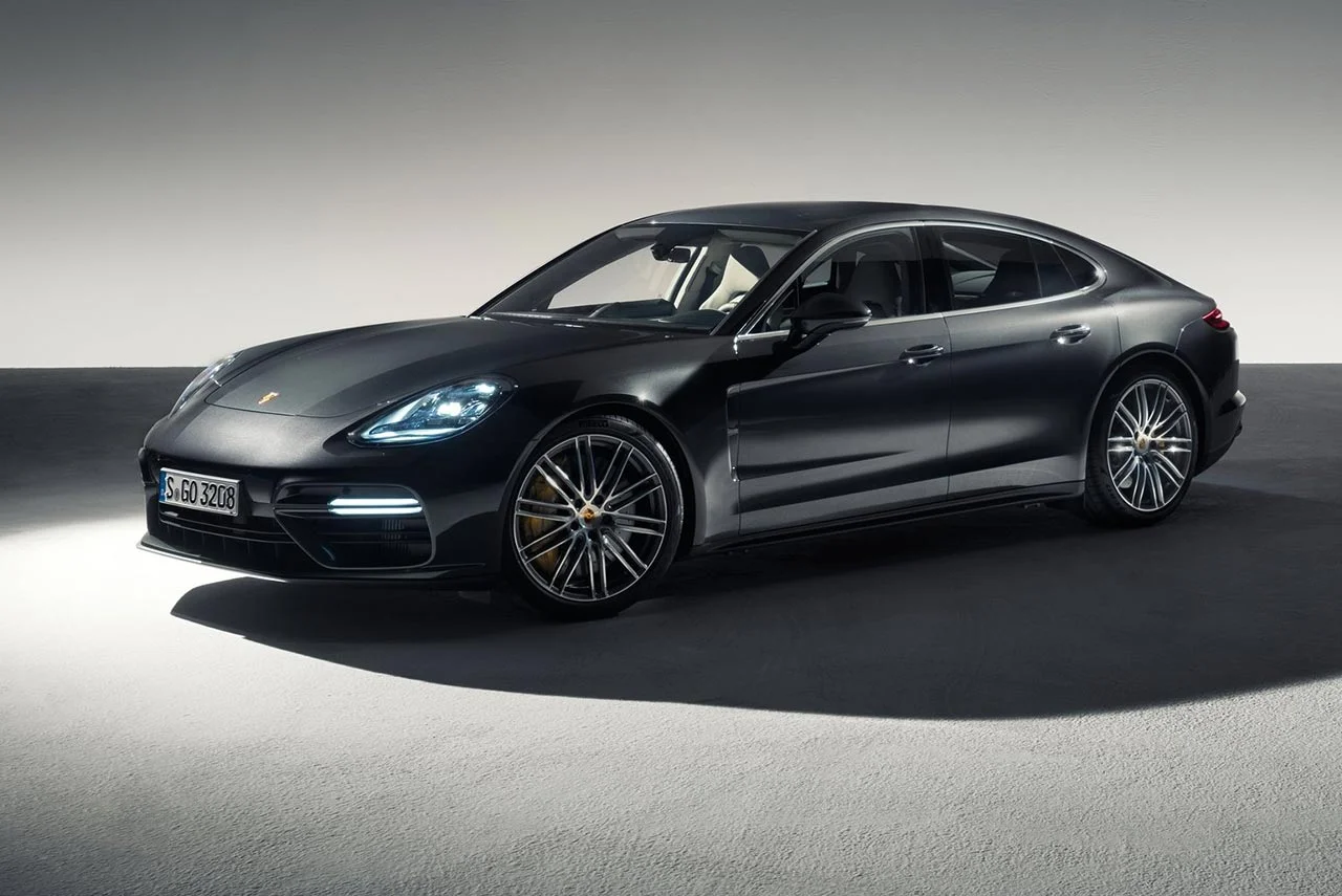 2017 Porsche Panamera Turbo front quarter studio