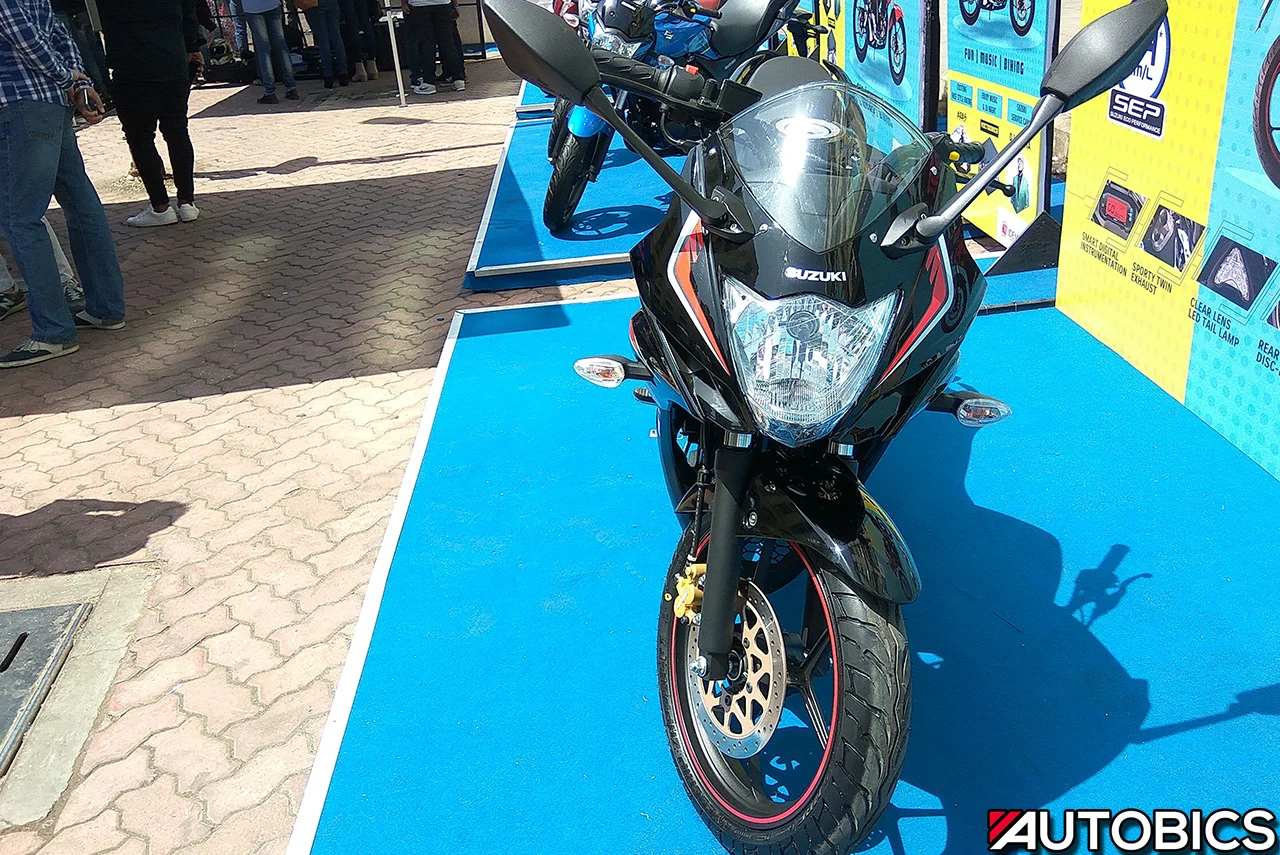 2017 Suzuki Gixxer SF Glass Sparkle Black Metallic front