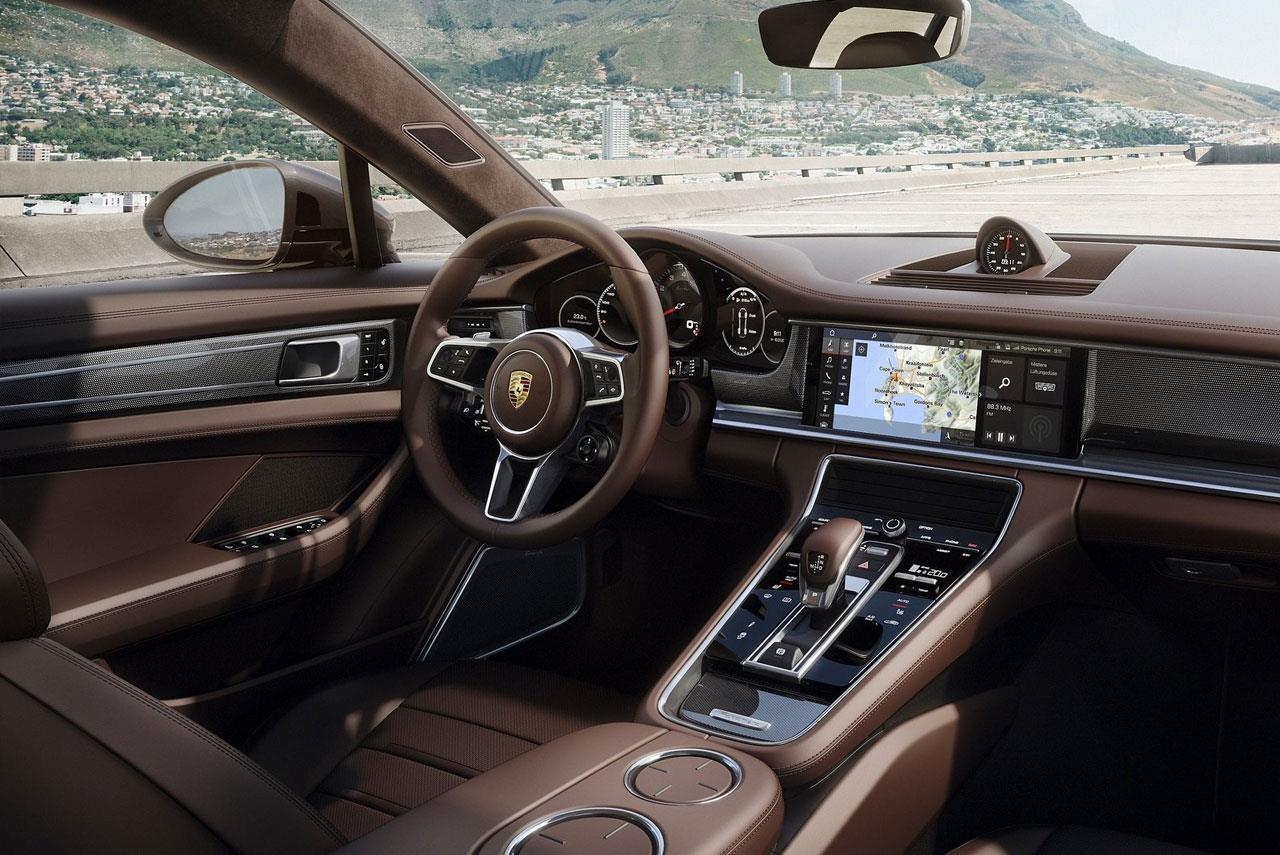 2018 Porsche Panamera Sport Turismo interior