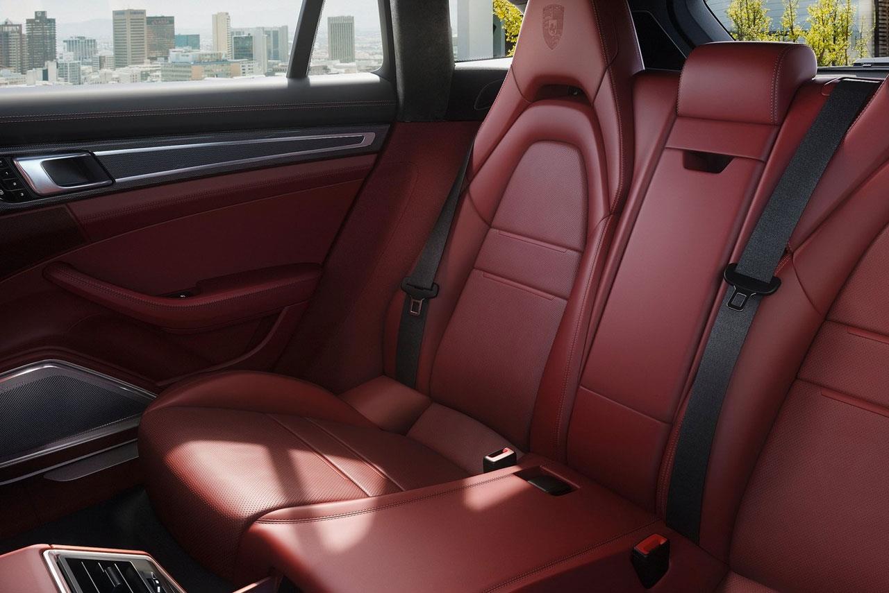2018 Porsche Panamera Sport Turismo rear seats