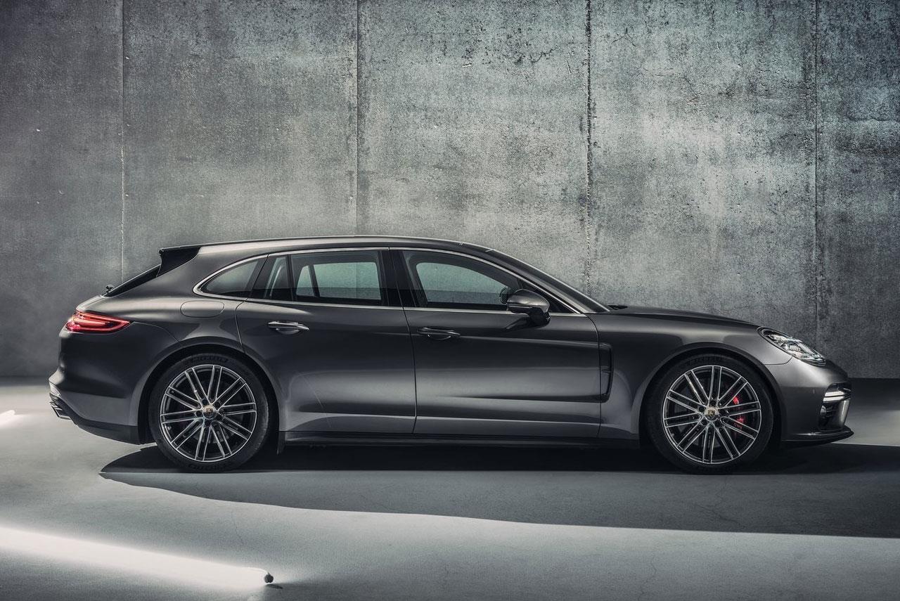 2018 Porsche Panamera Sport Turismo side