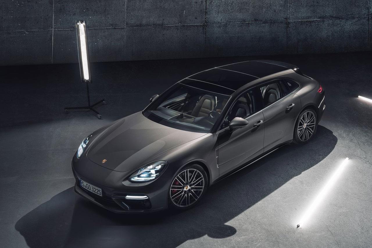 2018 Porsche Panamera Sport Turismo top front