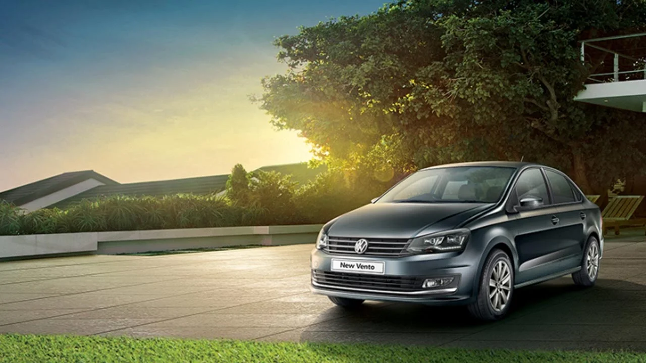 2017 Volkswagen Vento Highline Plus front left quarter