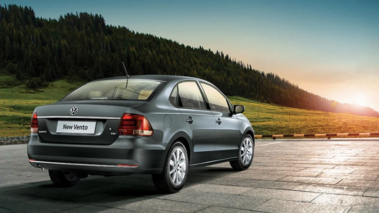 2017 Volkswagen Vento Highline Plus rear right quarter