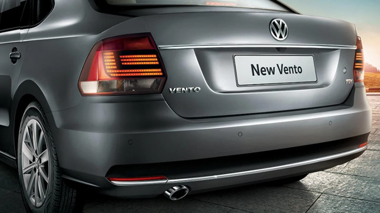 2017 Volkswagen Vento Highline Plus rear tail lamp