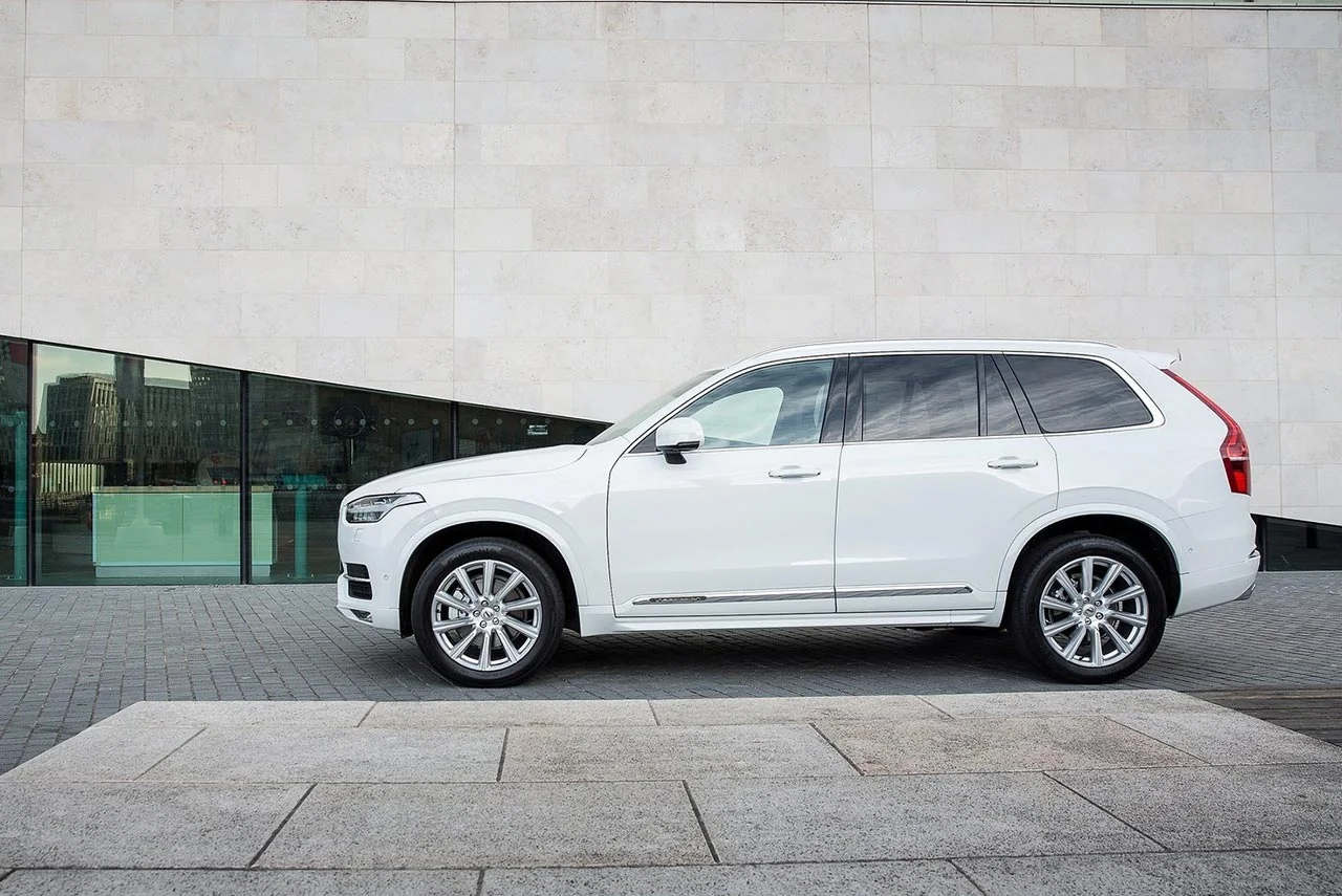 Volvo XC90 left side