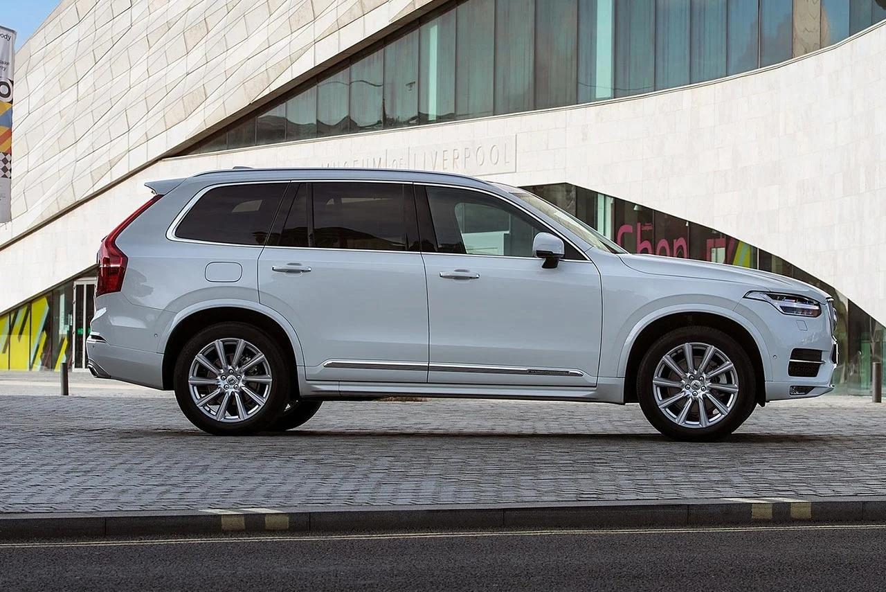 Volvo XC90 right side