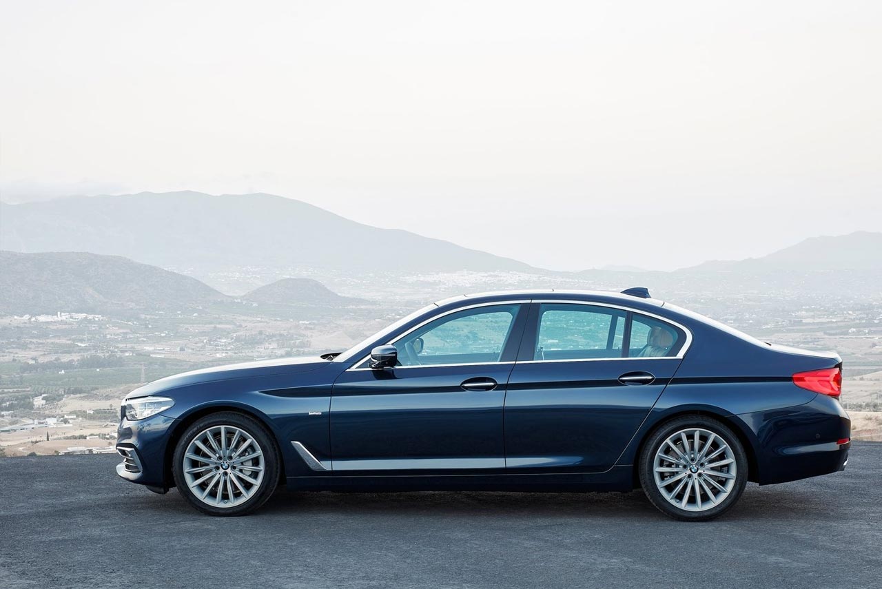 2017 bmw 5 series luxury line left side