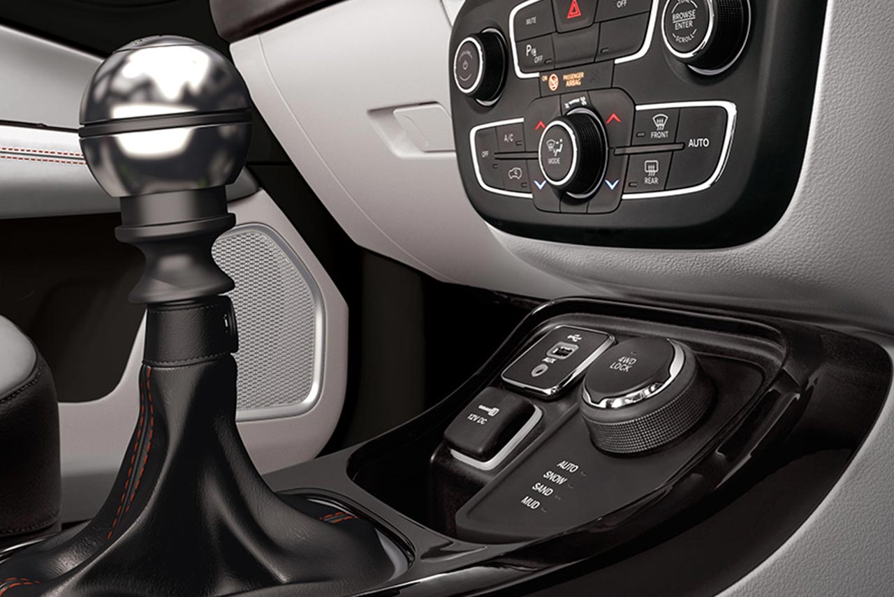 2017 jeep compass centre console