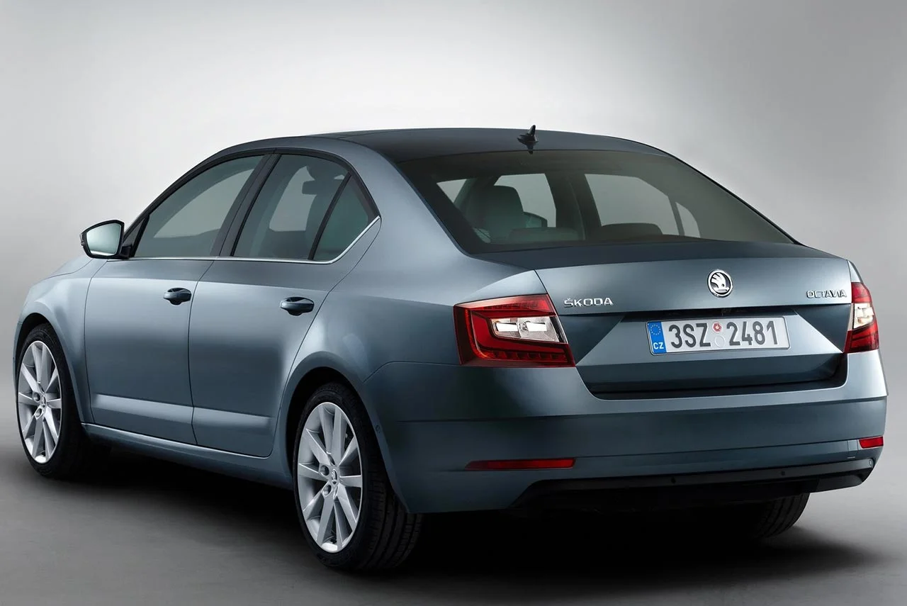 2017 skoda octavia rear quarter