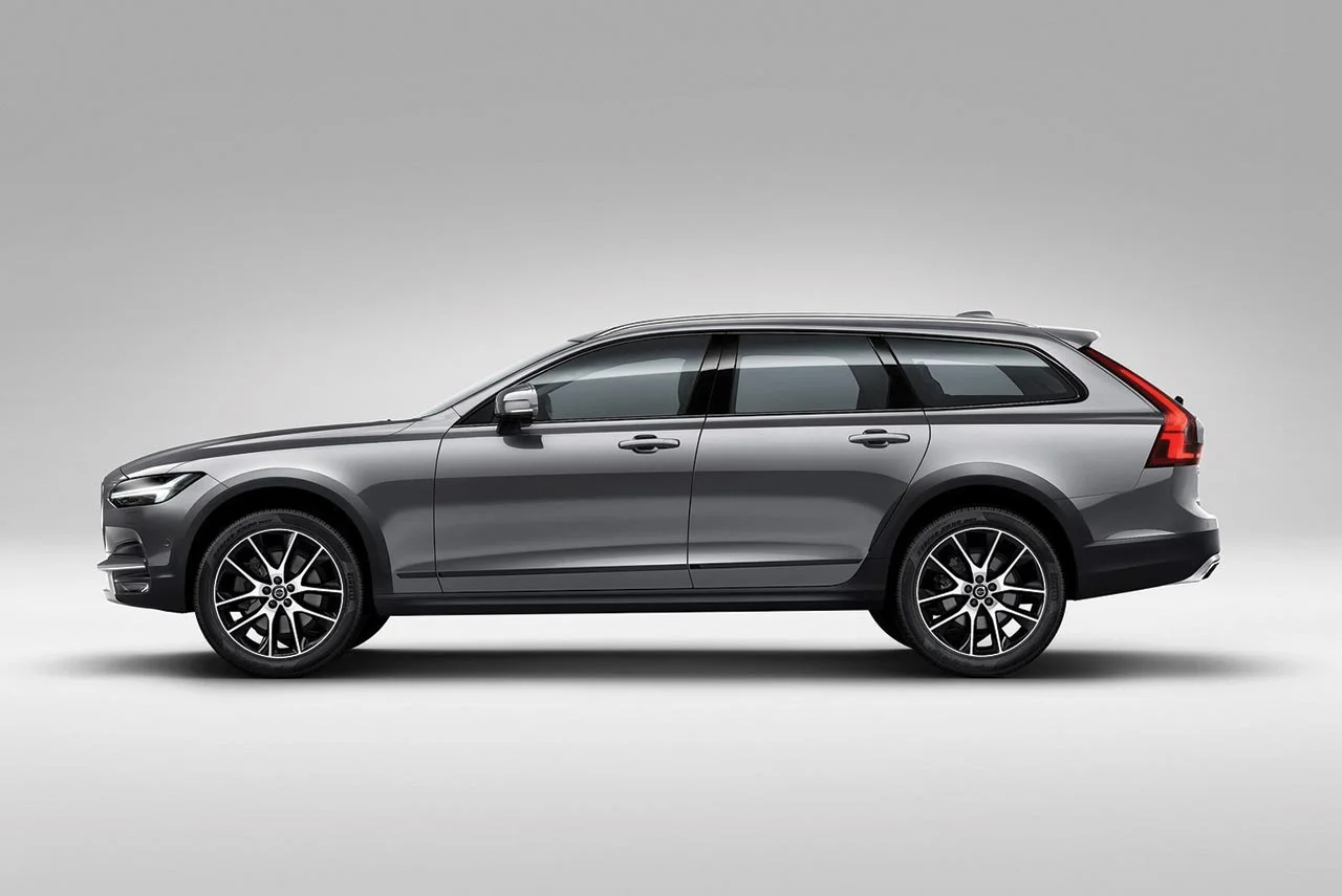 Volvo V90 Cross Country launched in India; Priced at INR 60 Lakh 7 2017 volvo v90 cross country left side