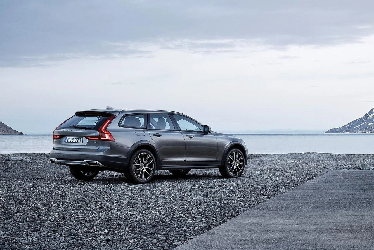 Volvo V90 Cross Country launched in India; Priced at INR 60 Lakh 14 2017 volvo v90 cross country rear right