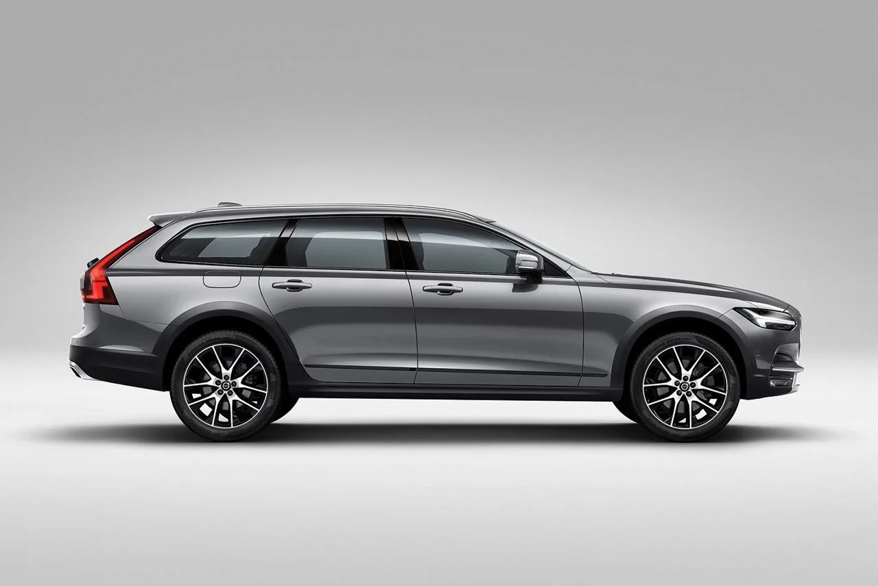 Volvo V90 Cross Country launched in India; Priced at INR 60 Lakh 9 2017 volvo v90 cross country right side