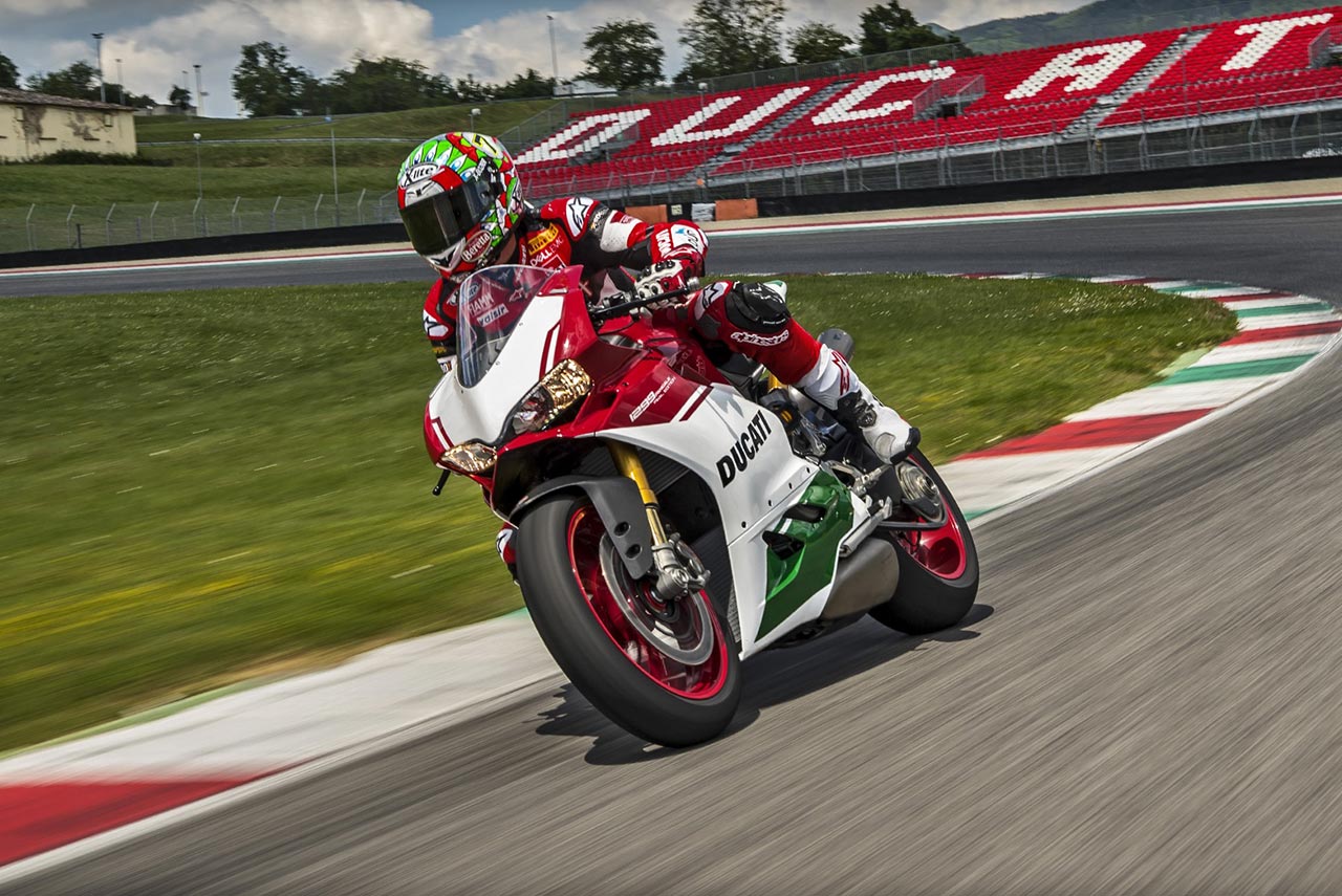 Ducati 1299 Panigale R Final Edition cornering