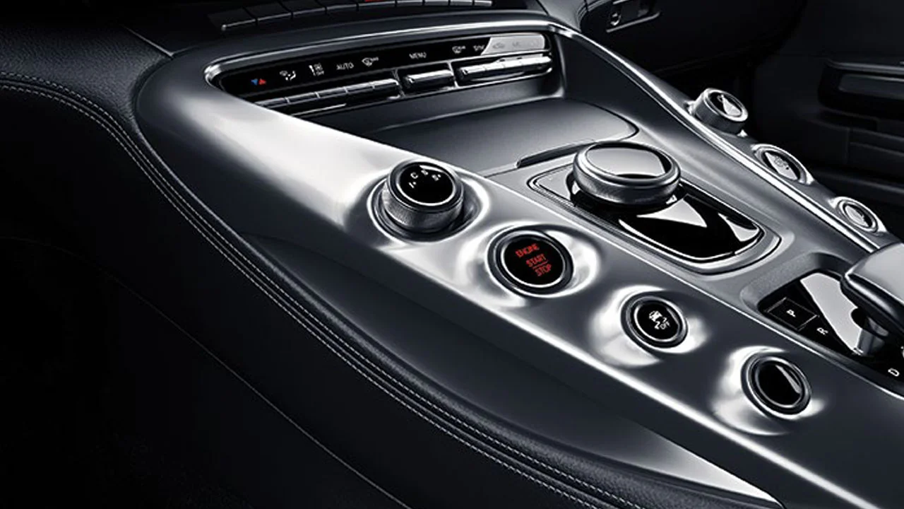 2017 mercedes-amg gt roadster centre console