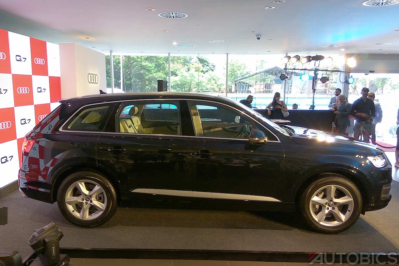 2017 audi q7 40 tfsi india side