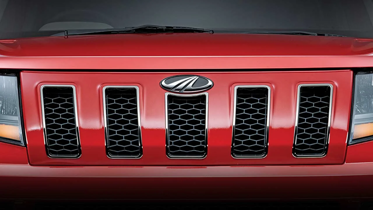 2017 Mahindra TUV300 T10 Variant Launched In India; Comes With Enhanced Exterior And Interior 13 2017 mahindra tuv300 t10 front grille pr