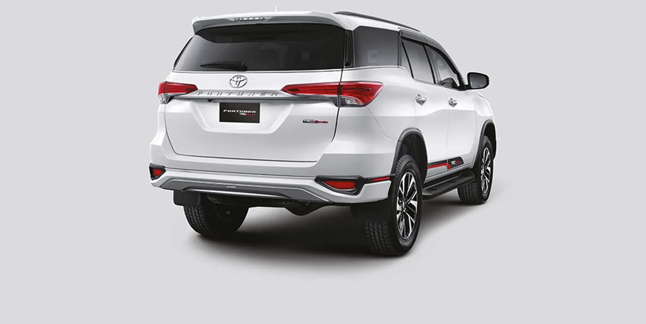 Toyota Fortuner TRD Sportivo Launched in India; Priced at INR 31.01 Lakh 4 2017 toyota fortuner trd sportivo rear pr