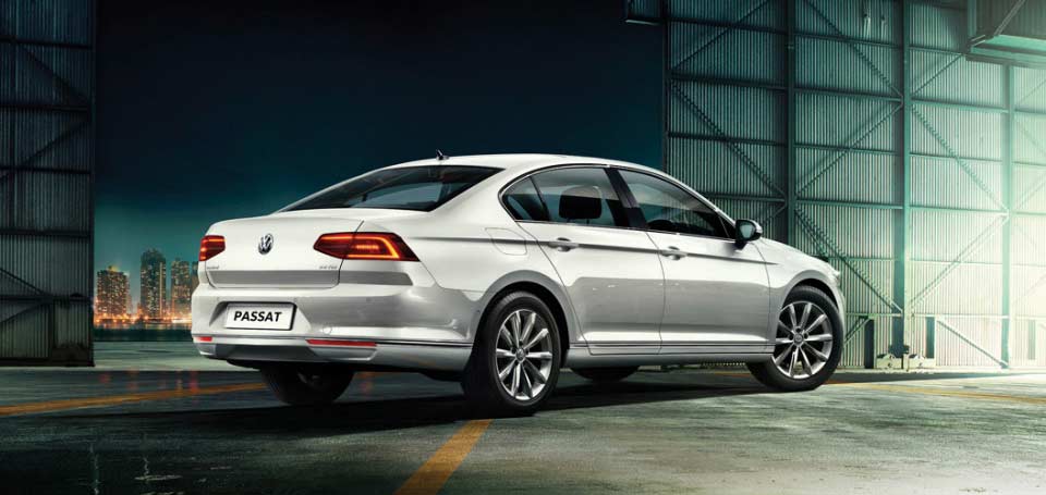 2017 vw passat rear quarter pr