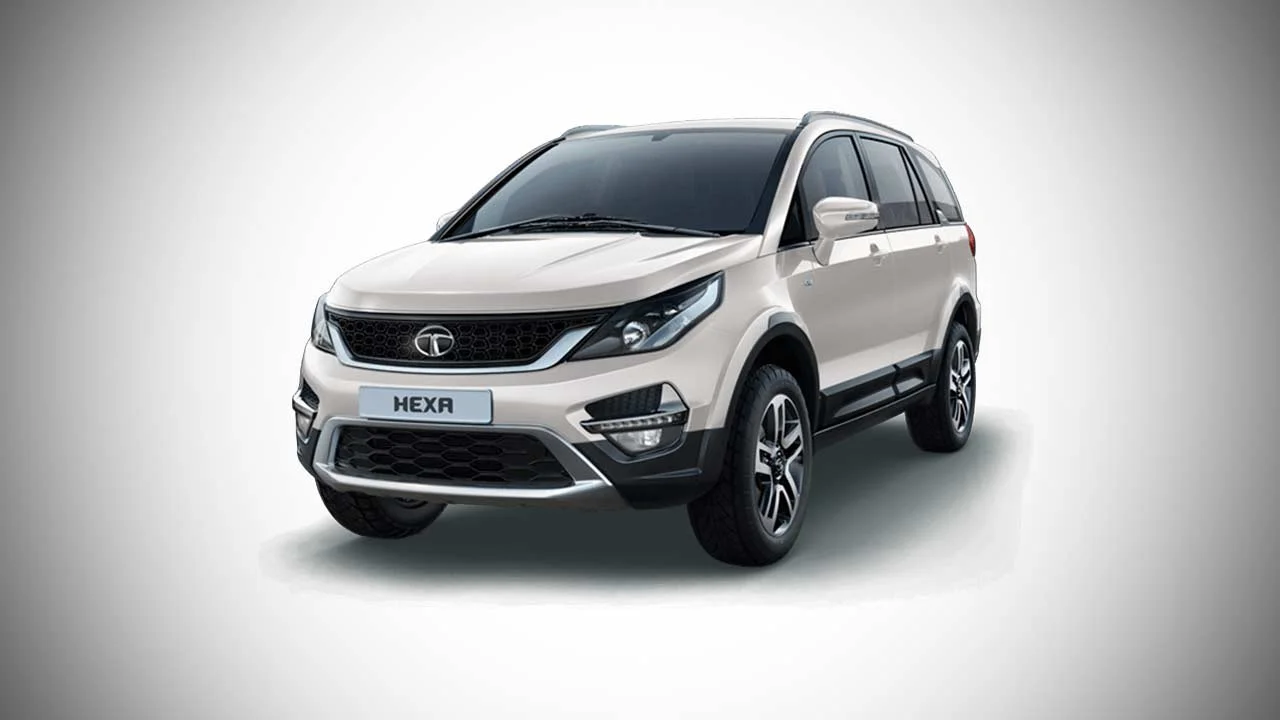 Watch Tata HEXA pull a Boeing 737-800 aircraft 18 tata hexa pearl white pr