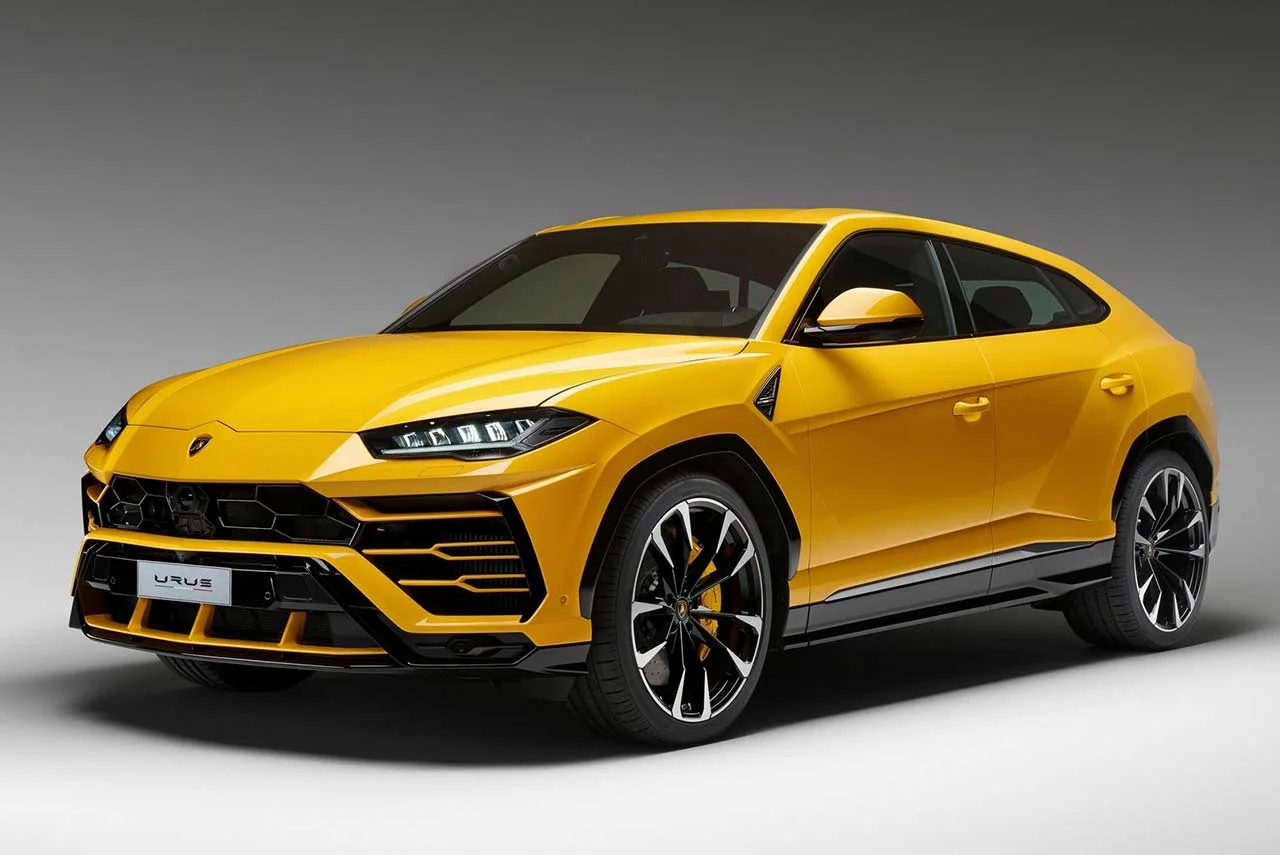 2019 Lamborghini Urus Front Quarter