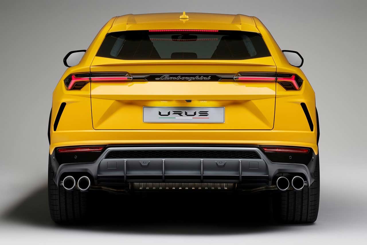 2019 Lamborghini Urus Rear AUTOBICS