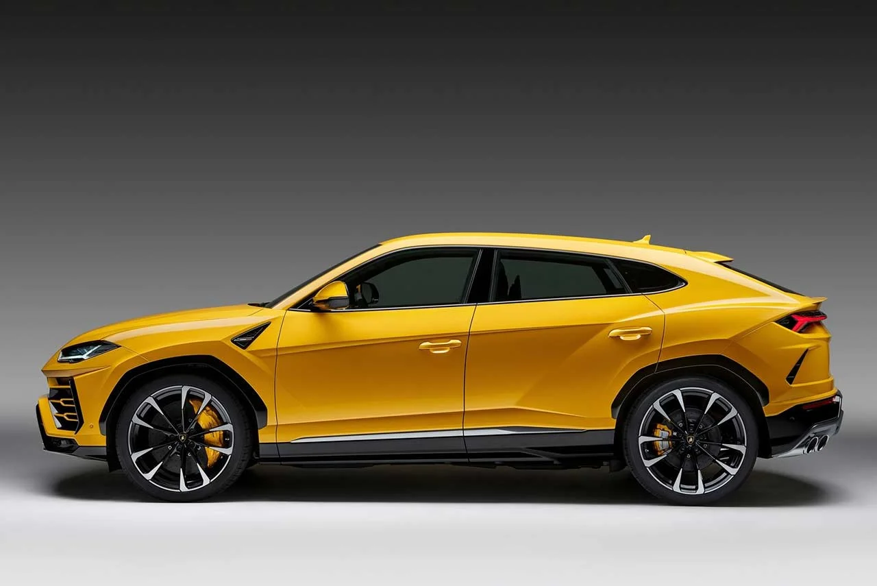 2019 Lamborghini Urus Side