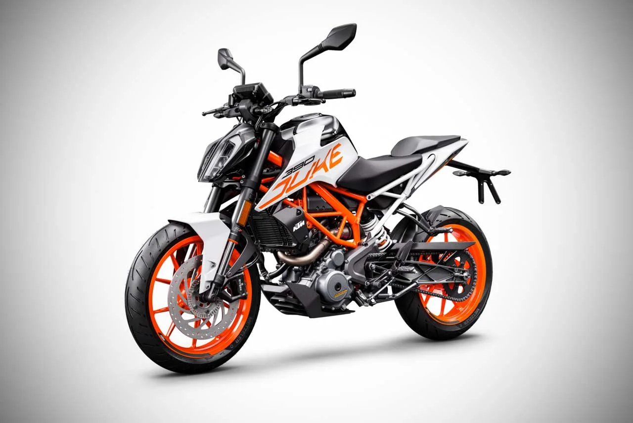 KTM 390 Duke White Colour Launched in India 4 KTM 390 Duke White 2017 Front Left Studio