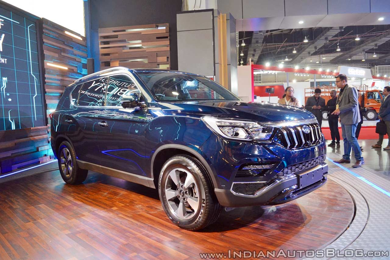 Mahindra XUV700 Rexton Auto Expo 2018 IAB Front Quarter