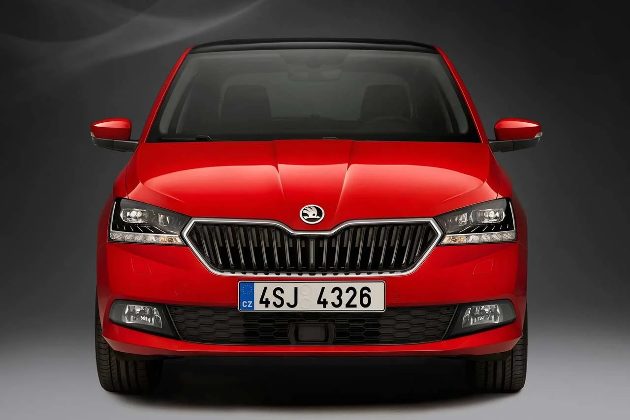 2018 Skoda Fabia Estate Front Quarter White