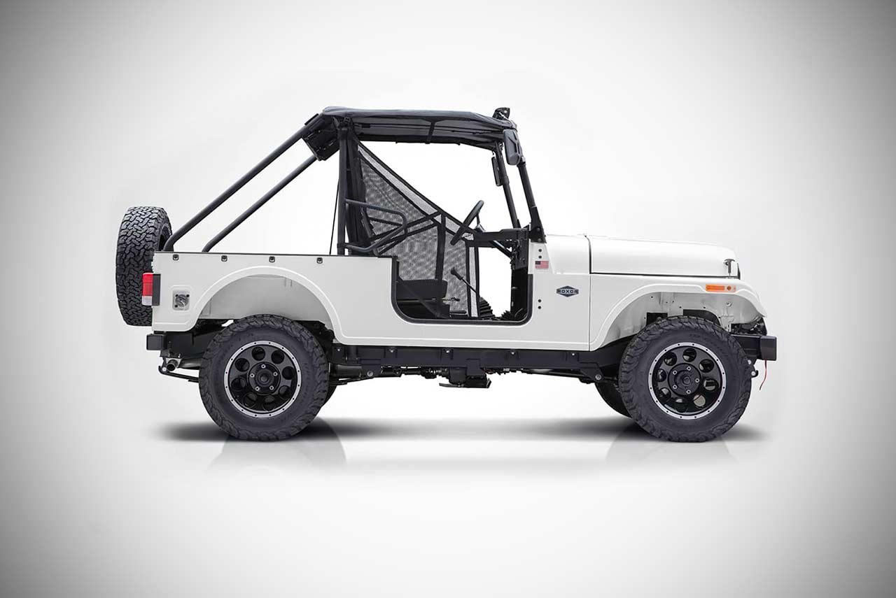 Mahindra ROXOR Classic White (5)