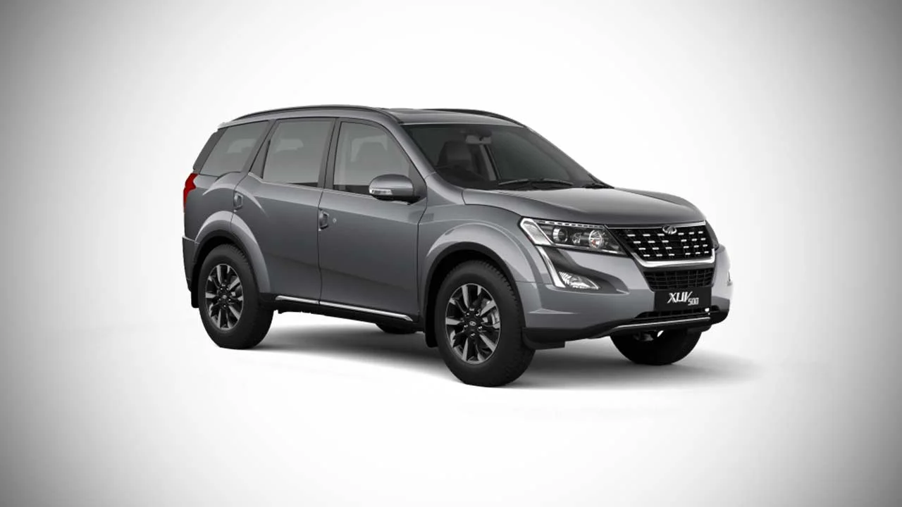 Mahindra XUV500 MoonDust Silver 2018