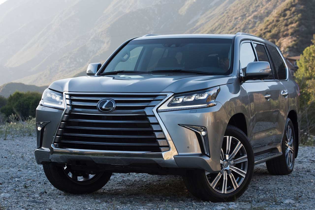 Lexus LX 570 Front Quarter 2018