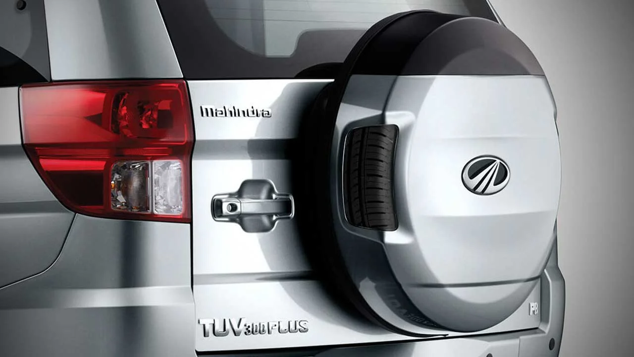 Mahindra TUV300 Plus launched in India; Priced at INR 9.47 Lakh 15 2018 Mahindra TUV300 Plus Spare Wheel