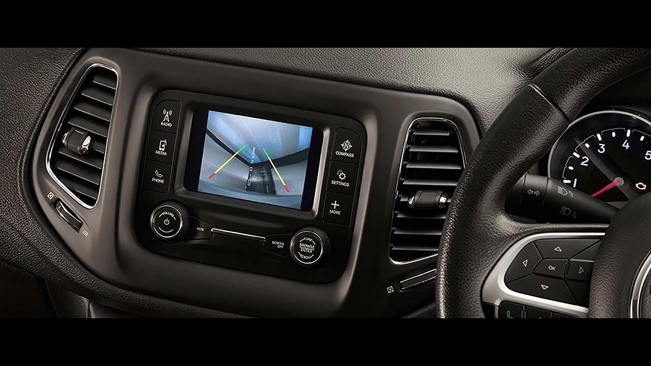 Jeep Compass Bedrock Edition Touchscreen 2018