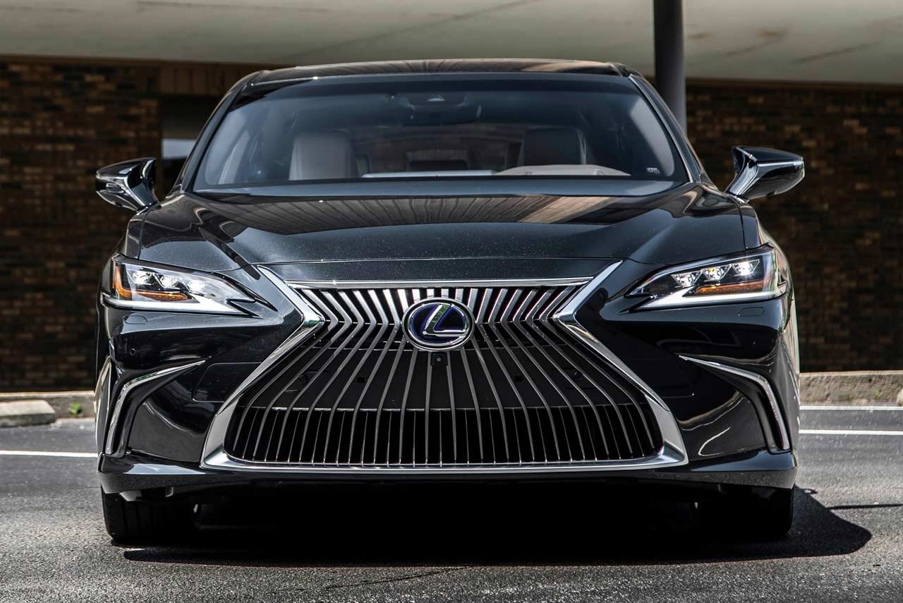 2018 Lexus ES 300h Front