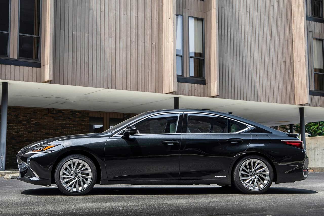 2018 Lexus ES 300h Rear Seats