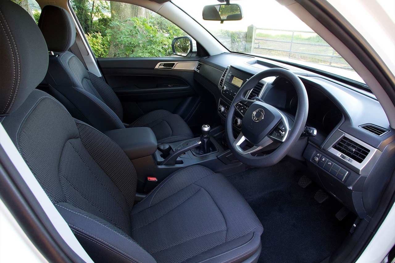 SsangYong Musso Front Seat 2018