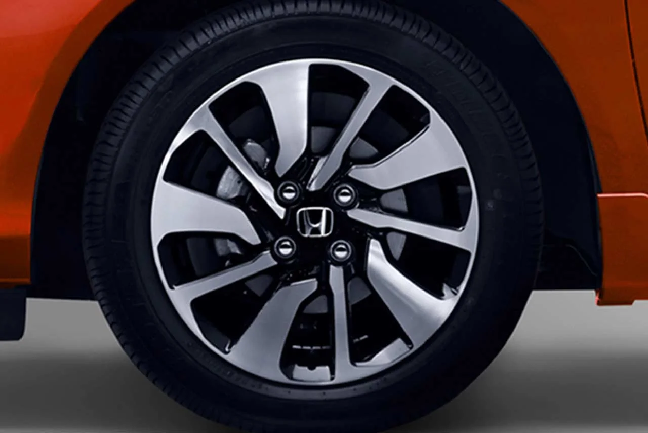 All-New Honda Brio makes world debut at the Gaikindo Indonesia International Auto Show (GIIAS) 2018; Brio RS variant also showcased 7 2018 Honda Brio RS Alloy Wheel