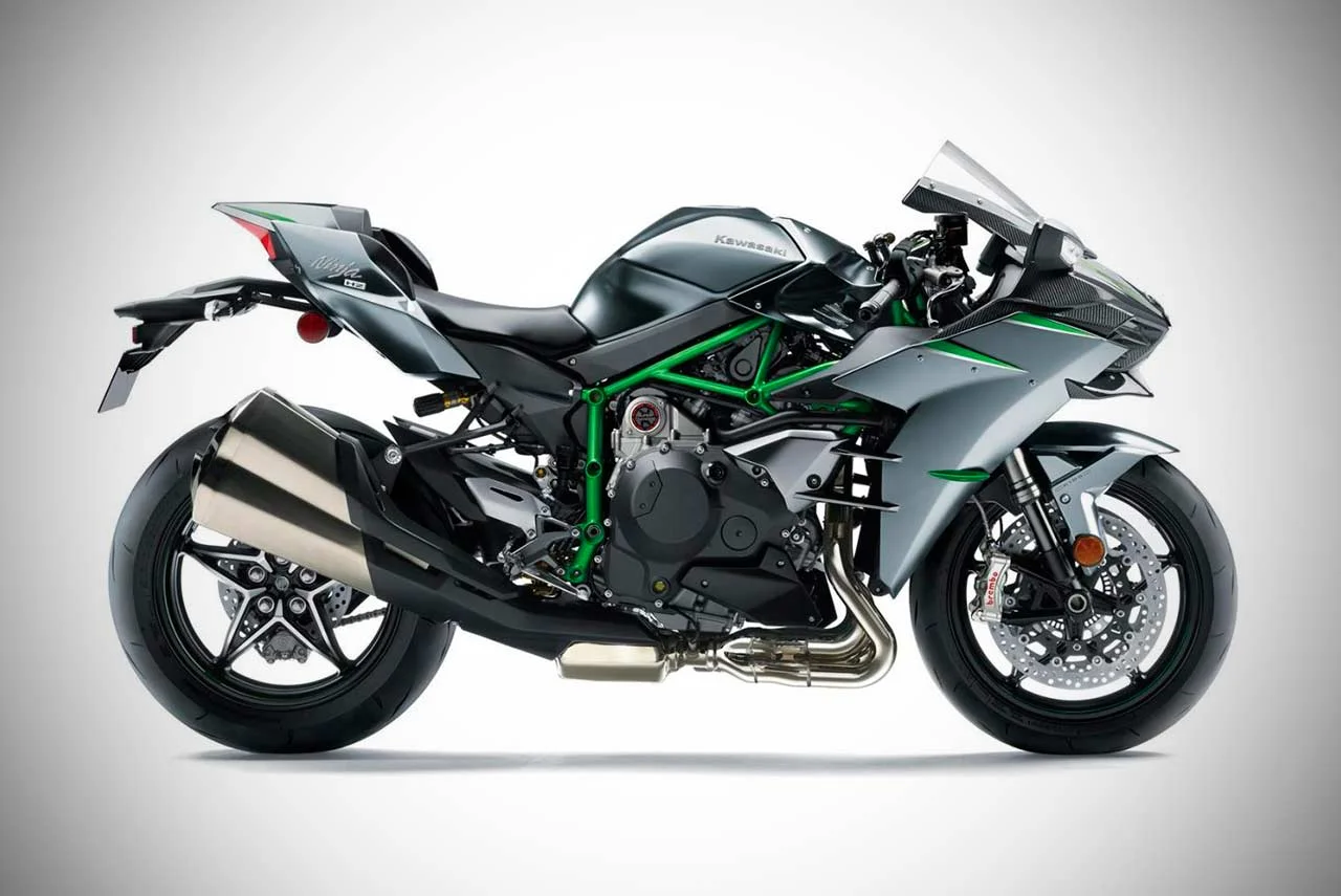 2019 Kawasaki Ninja H2 Carbon Cornering