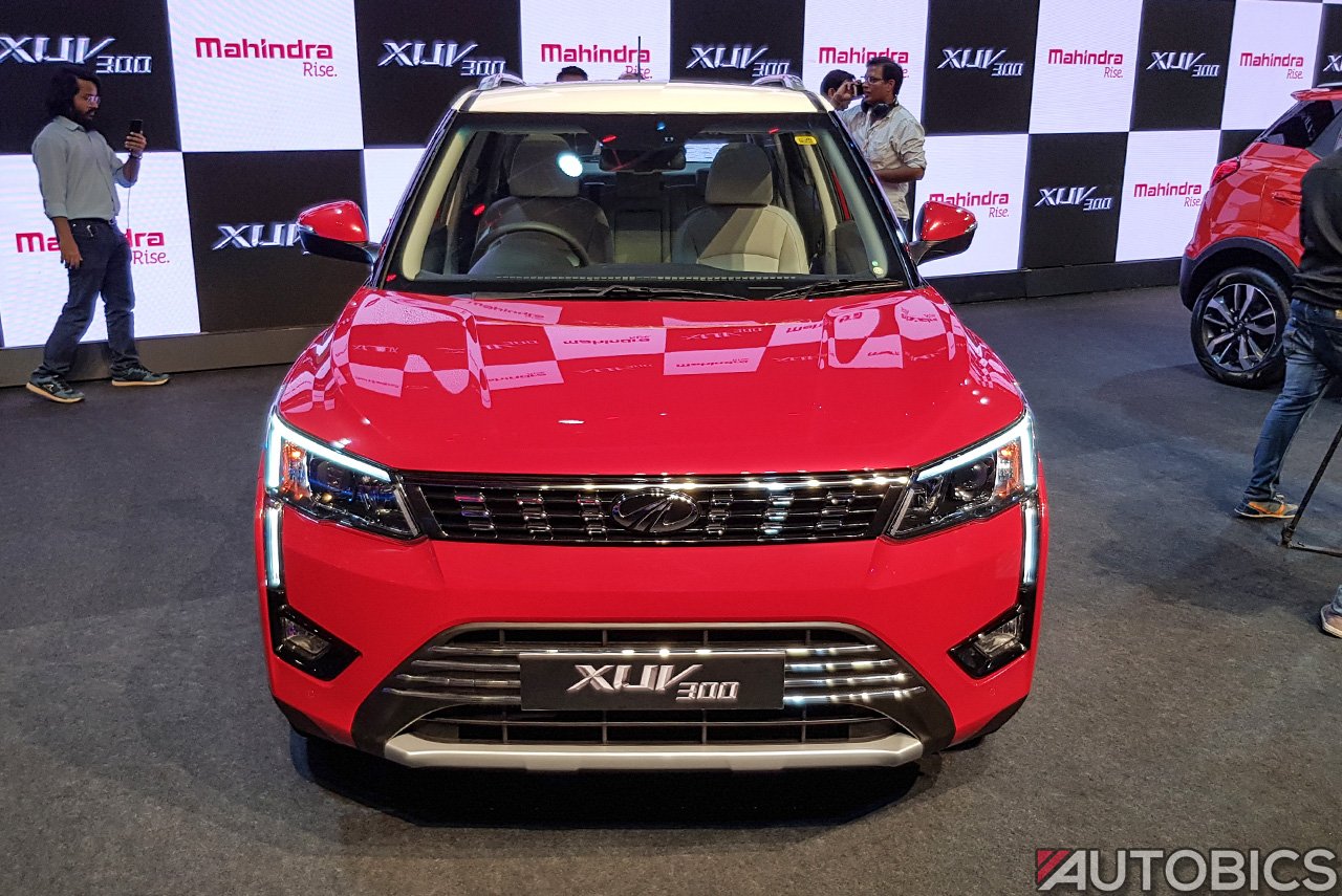 Mahindra XUV300 Red Rage W8 Dual Tone Front 2019