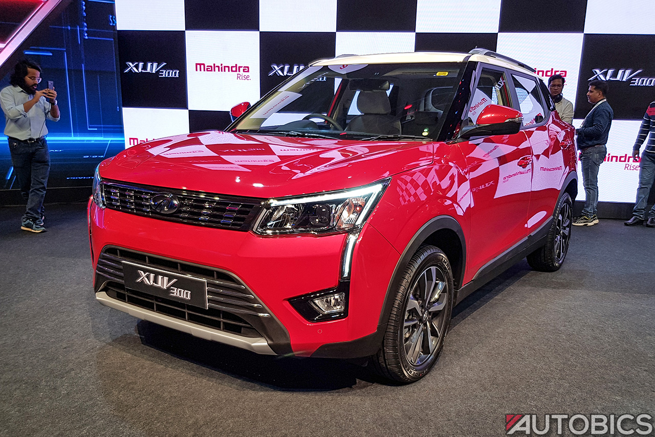 Mahindra XUV300 Red Rage W8 Dual Tone Front Left 2019