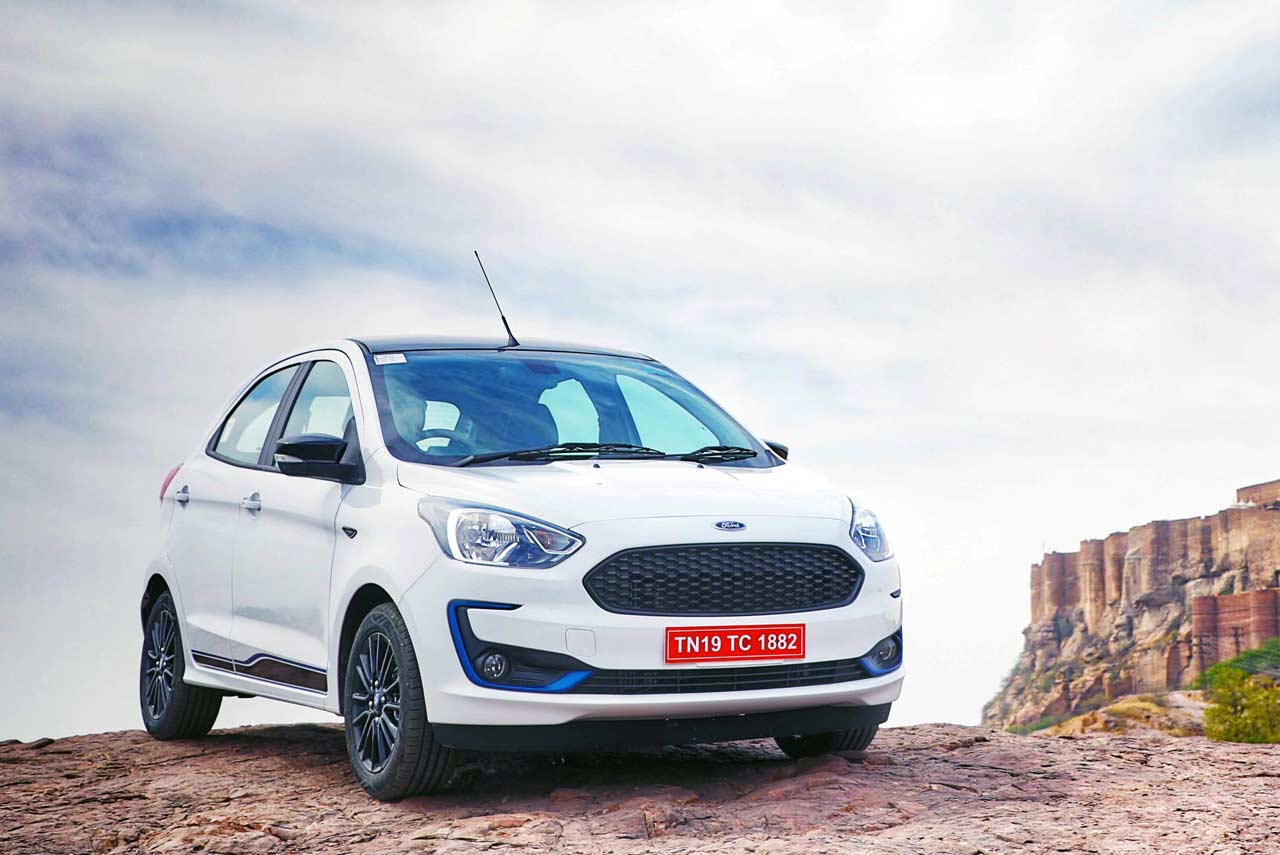 2019 Ford Figo Blu Front Right