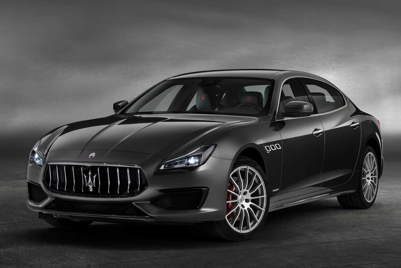 2019 Maserati Quattroporte GranSport Front Quarter