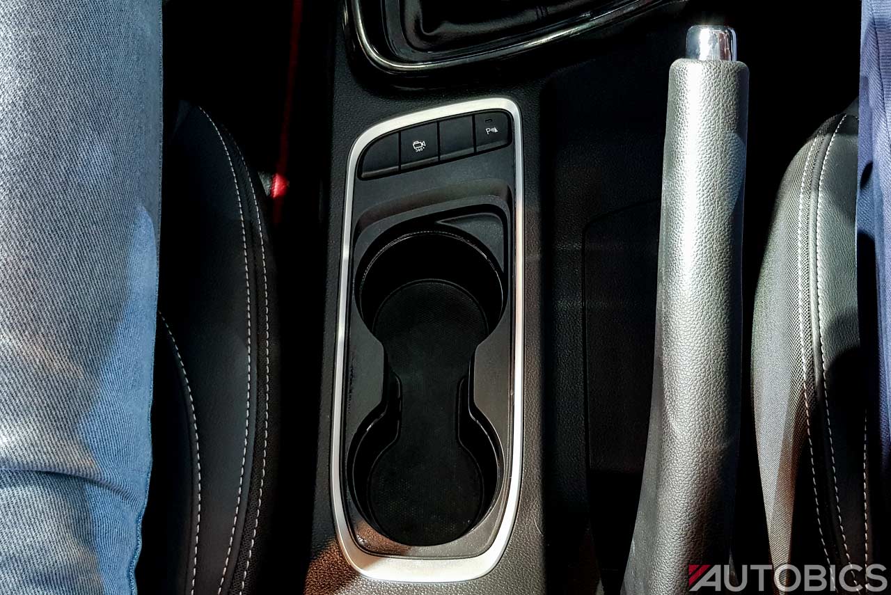 MG Hector Cup holder 2019